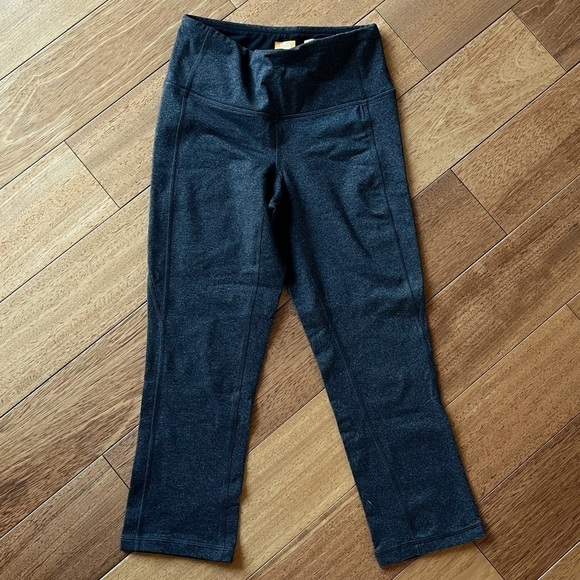 Lucy Powermax Gray Black Geometric Tribal Crop Leggings XS - Picture 6 of 8